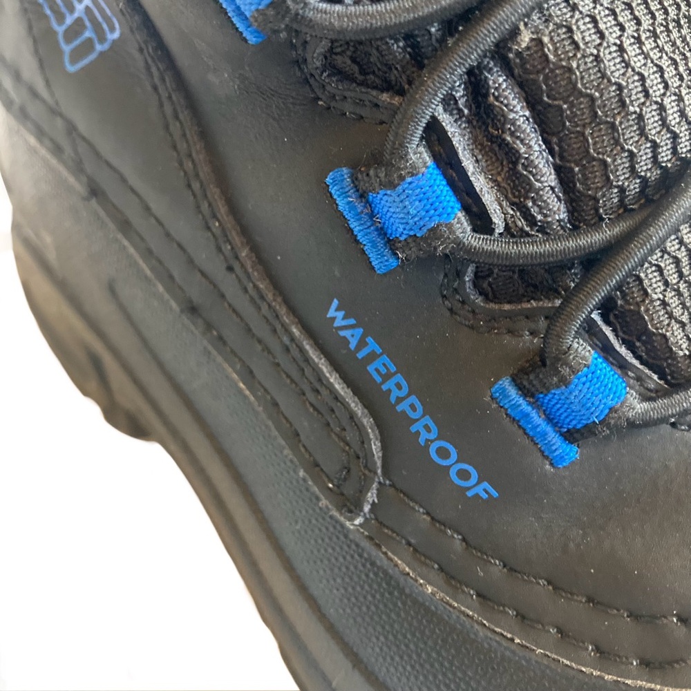 Boys Columbia Waterproof Winter Snow Boots - Picture 8 of 9